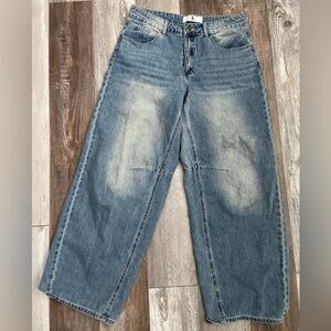 Size 29 Lightwash Barrel Jeans 100% Cotton